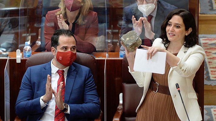 Informativo 24h - Ayuso critica a Hasél por decir que "el mejor pepero es el que tiene el tiro en la nuca" y Serra defiende la "libertad de expresión"