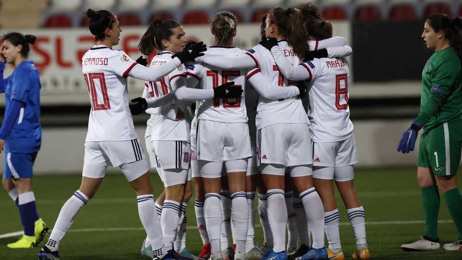 España sella su pase a la Euro2022 goleando 0-13 a Azerbaiyán | Ver