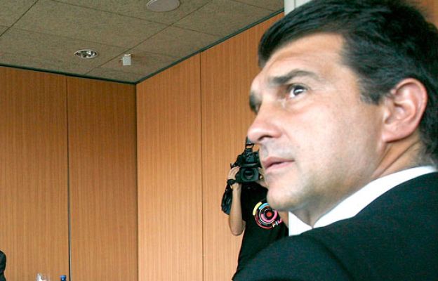  - Las peñas arropan a Laporta