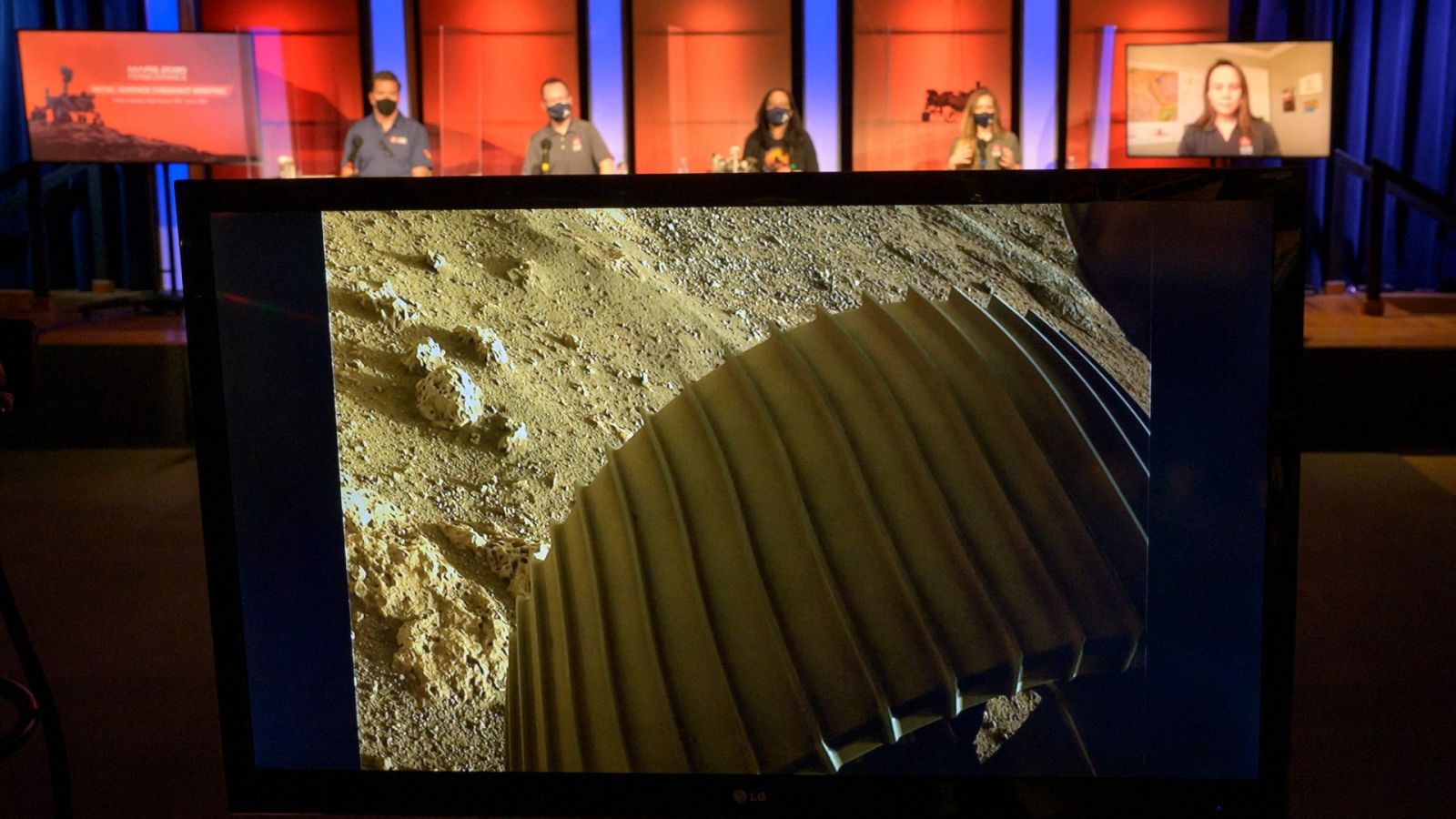 Perseverance envía las primeras fotos en color de Marte | Ver