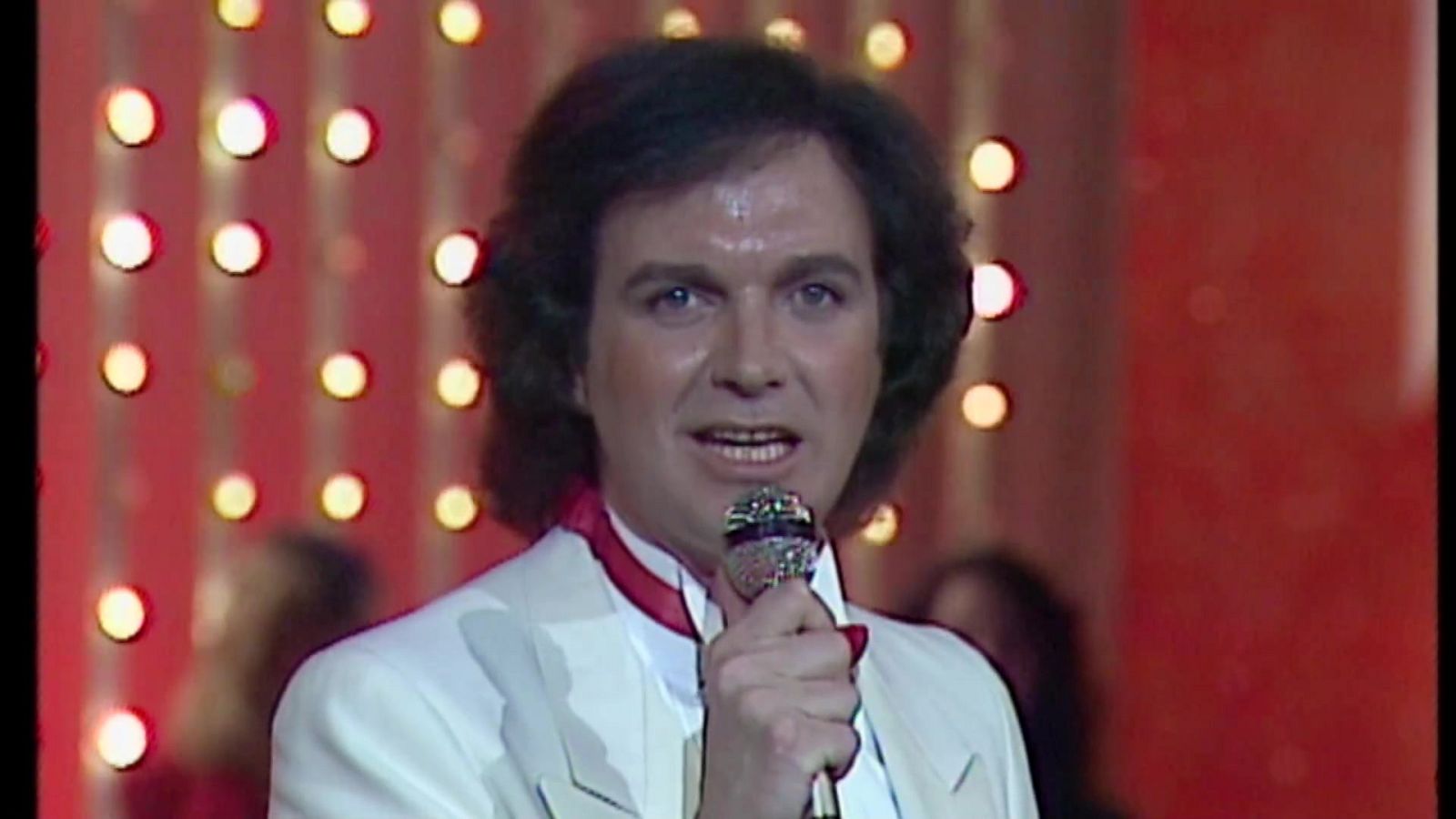 Viaje al centro de la tele - Fuera del tiesto - ver ahora