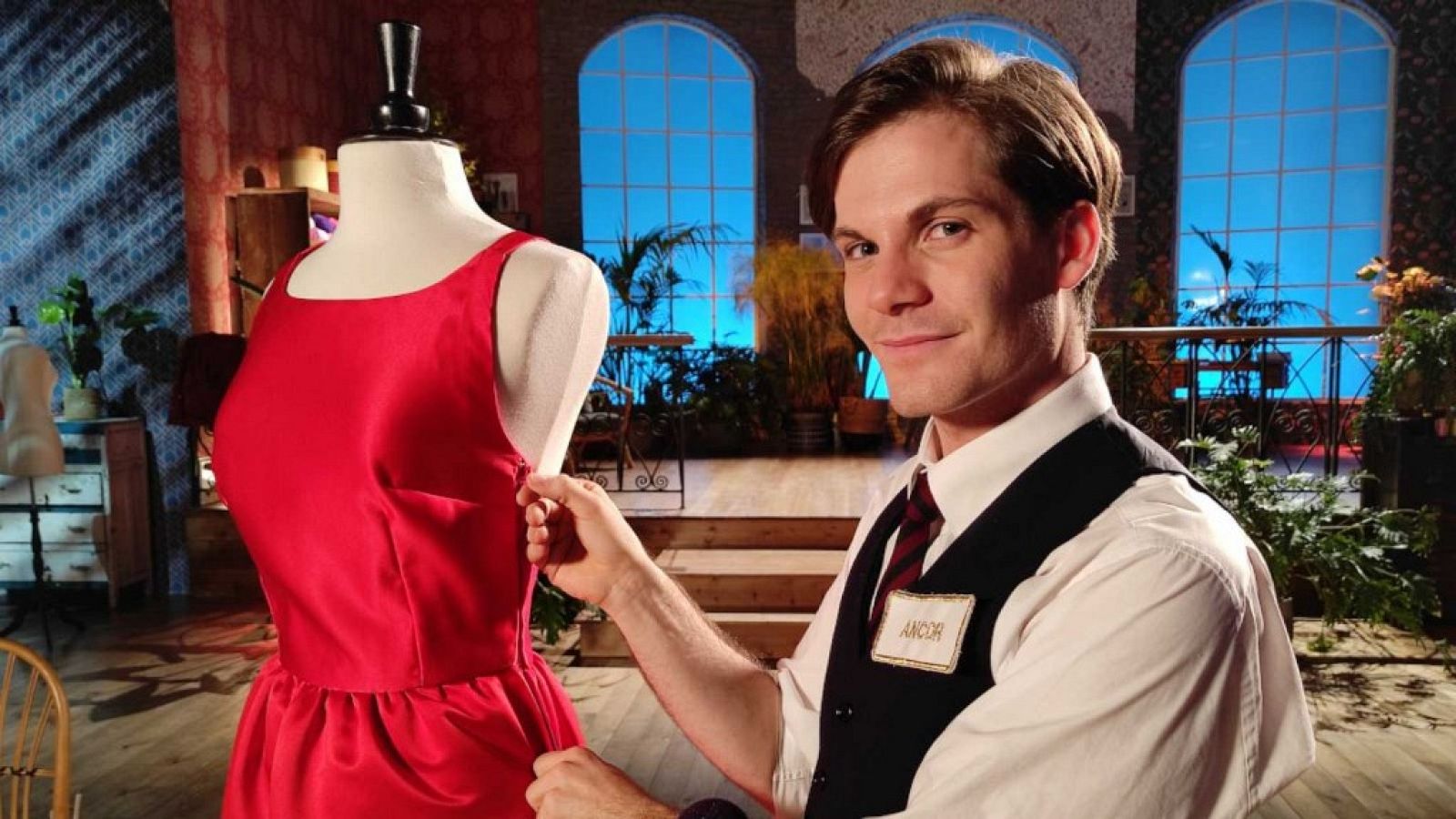 Ancor, el último expulsado de 'Maestros de la Costura', sueña con la repesca - La hora de La 1 | Ver