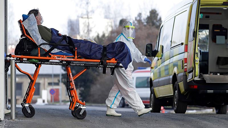 Simón: "Estamos en plena fase de descenso, eso hace que no se favorezca la transmisión de las variantes"