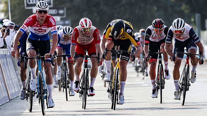 Telediario 1 - Aislado el equipo de Van der Poel por coronavirus en el Tour de los Emiratos