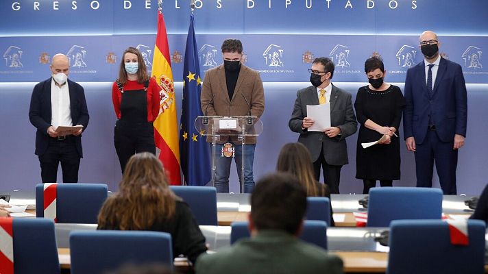 Telediario 1 - Los independentistas critican el acto de aniversario del 23F y dicen que sólo se busca blanquear al rey