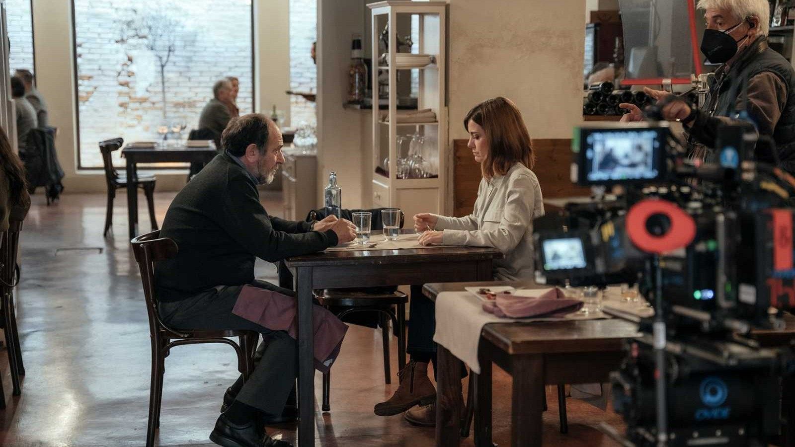 La directora Avelina Prat rueda en Valencia 'Vasil', protagonizada por Karra Elejalde y Alexandra Jiménez