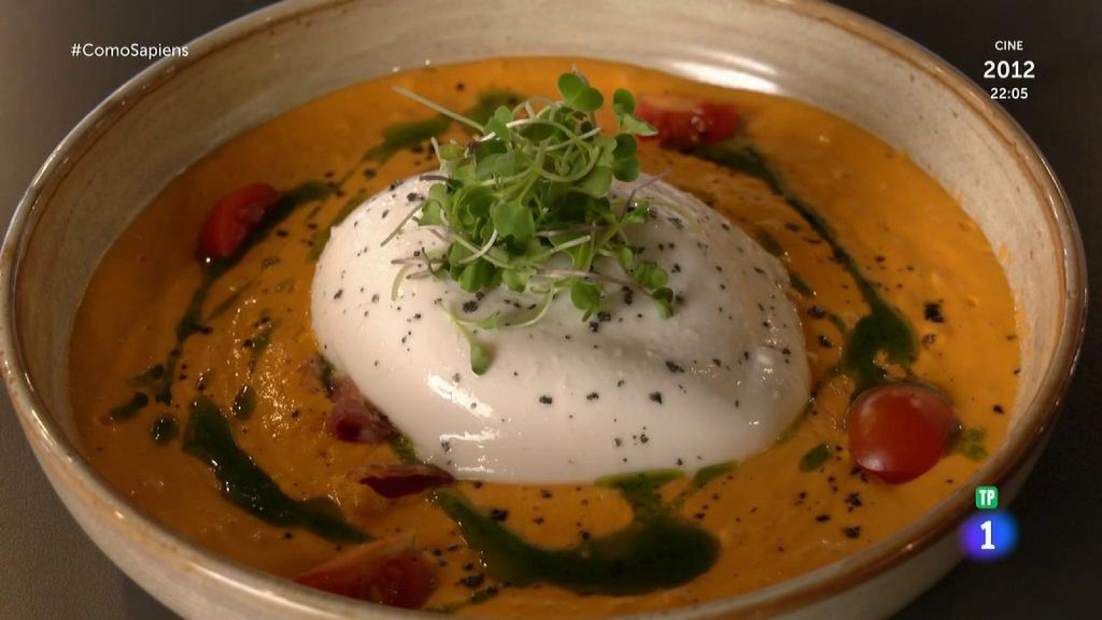 Salmorejo tradicional con burrata