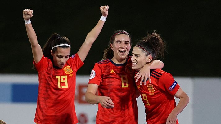 Fútbol - Esther inaugura el marcador ante Polonia