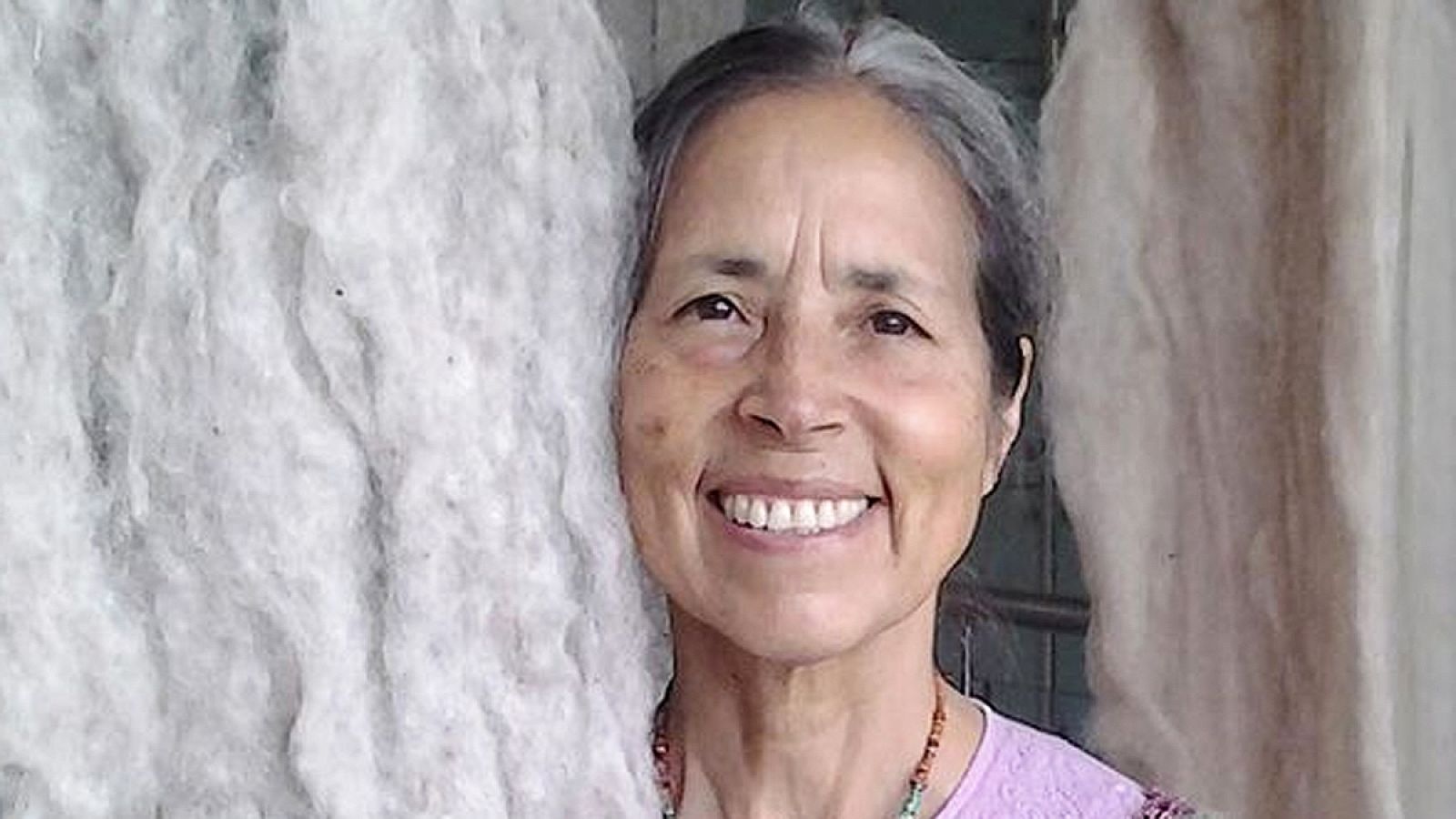 La artista y poeta chilena Cecilia Vicuña estrena en Madrid la primera exposición en retrospectiva en España