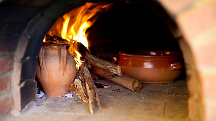 Expedición culinaria. Cocinar con fuego - El horno de leña