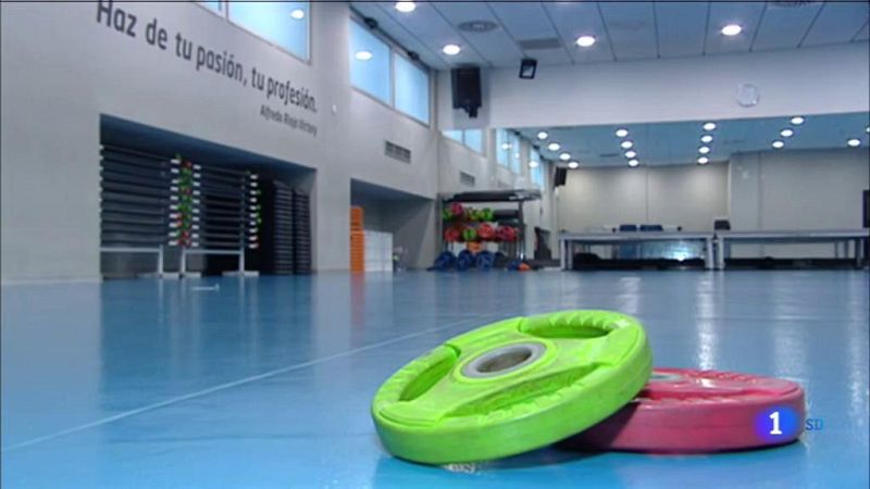 Els centres comercials i els comerços de més de 400 m2 podran obrir entre setmana