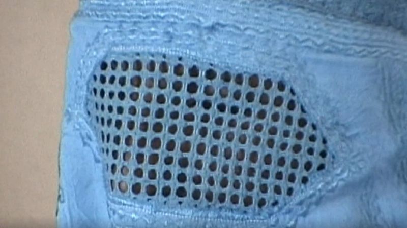 'Fantasmas azules' de Paula Farias, una novela que habla de las mujeres bajo los burkas en Afganistán- RTVE.es | Ver