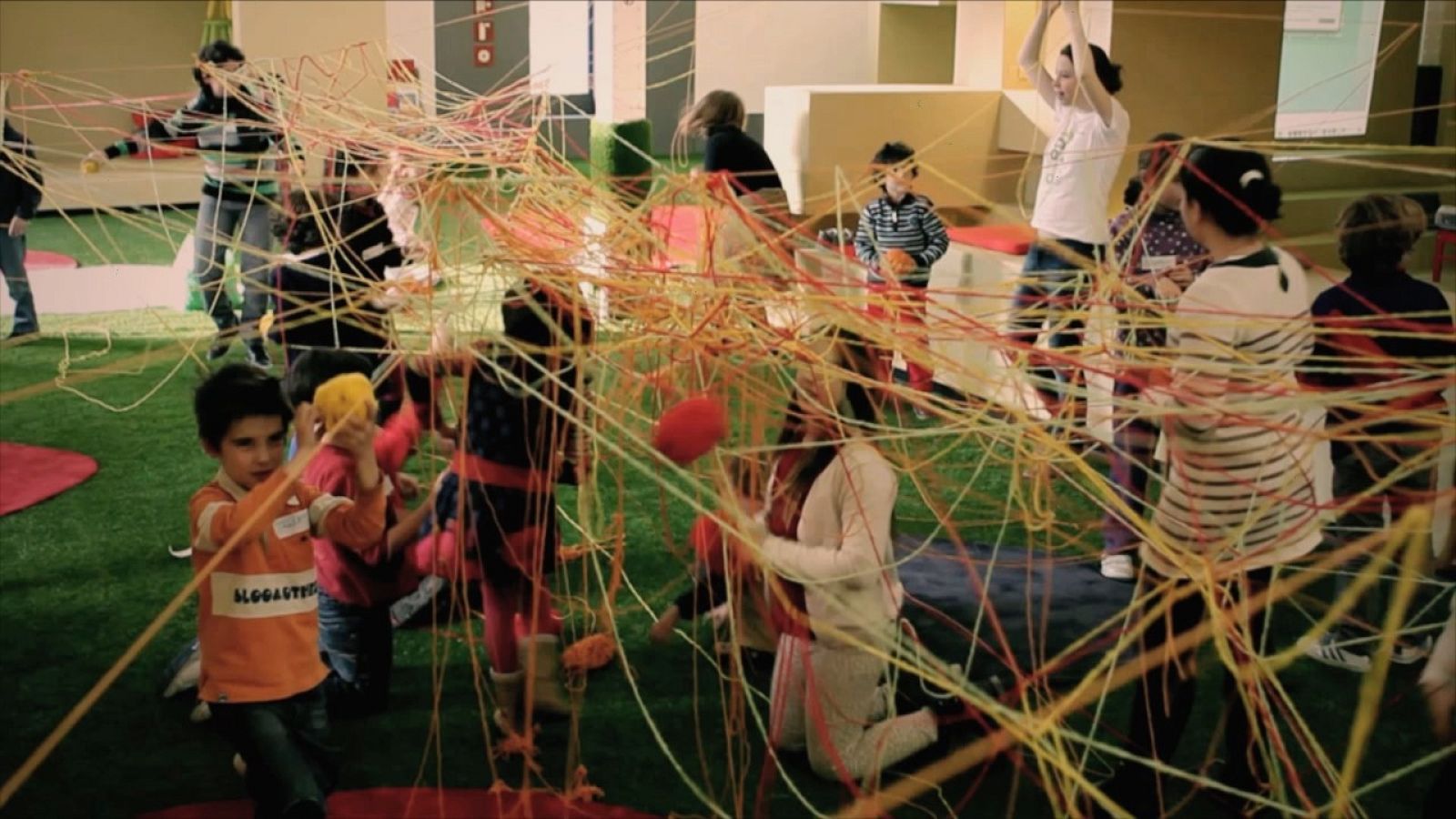 Cámara Abierta 2.0 - Hanna Hosch en Visto en..., Chiquitectos, Liviu Macovei (@iartEdit) y Dani García en 1minutoCOM - ver ahora