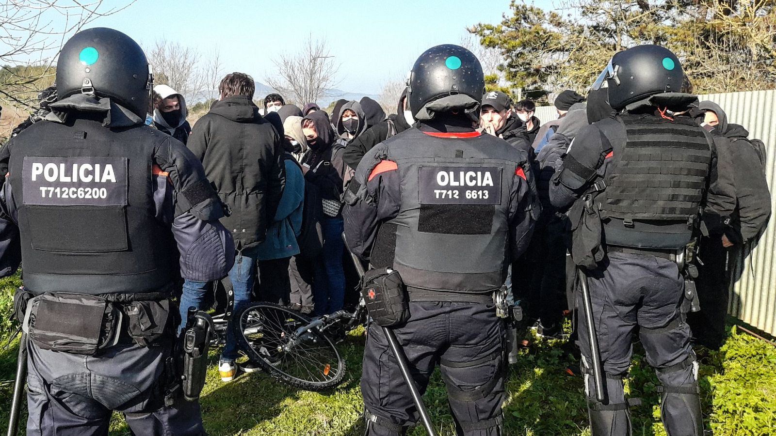 Manifestantes a favor de Hasel cortan la AP-7 en Girona