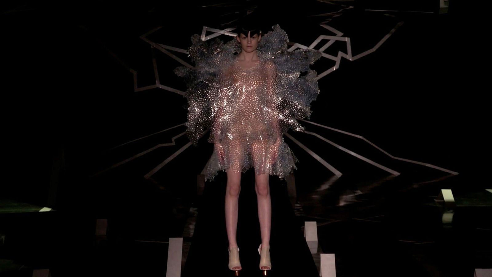 La noche temática - Rebelión en la moda - ver ahora