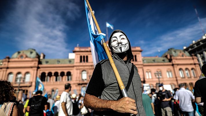 Telediario 1 - Protestas en Argentina por el escándalo de la 'vacunación VIP'