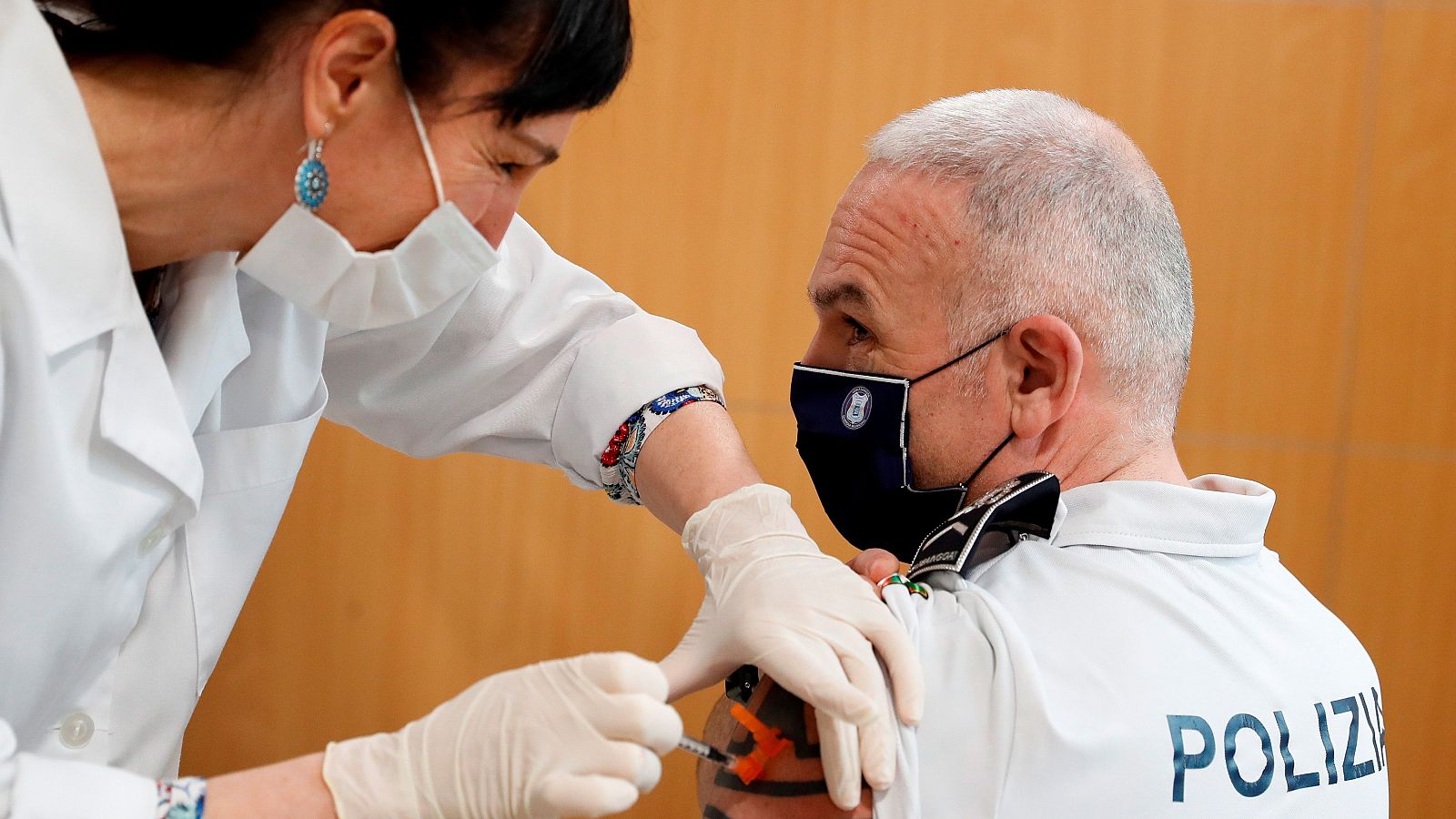 Coronavirus - La inmunidad de rebaño podría estar más lejos de lo esperado - Telediario 1 | Ver