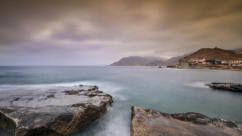 Intervalos de viento fuerte en el Estrecho, litoral de Andalucía oriental y Melilla - Ver ahora