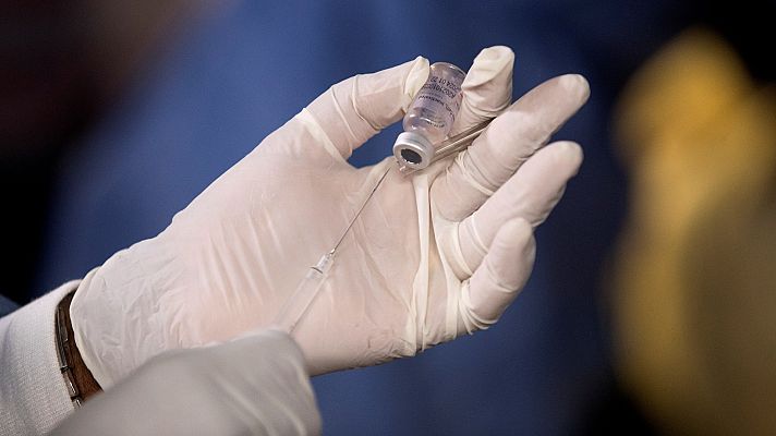 Informativo 24h - Simón cree que España logrará el objetivo europeo de vacunar al 70% de la población para verano