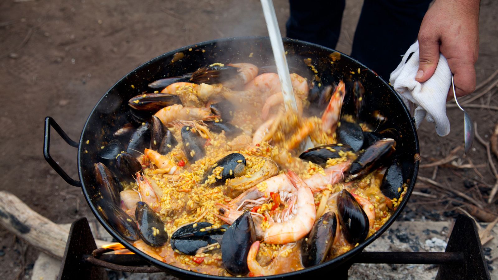 Expedición culinaria: cocinar con fuego - Episodio 7: Ollas y sartenes - ver ahora