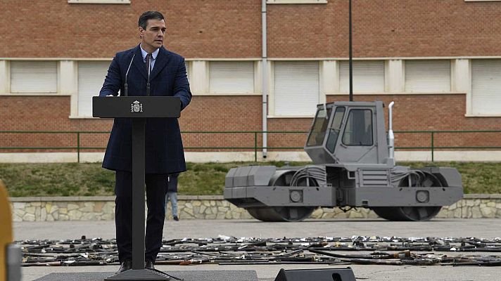 Telediario 1 - El Gobierno destruye casi 1.400 armas incautadas a grupos terroristas en un acto simbólico