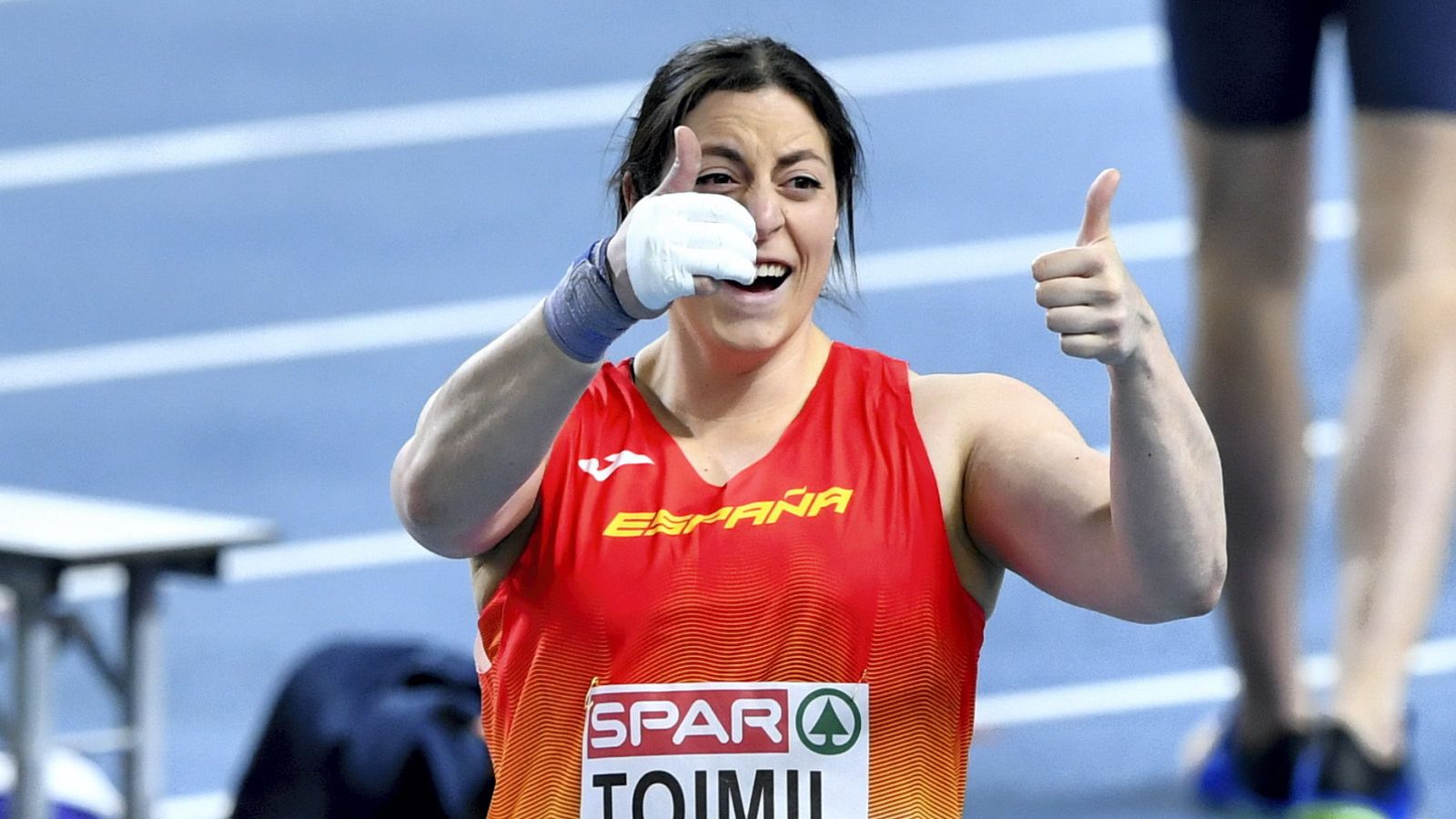 Toimil pulveriza el récord de España de peso y pasa a la final | Ver