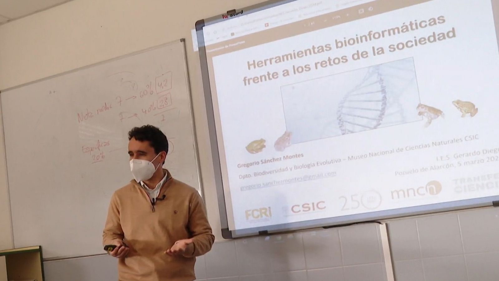 Investigadores del CSIC llegan a las aulas para fomentar la vocación científica | Ver