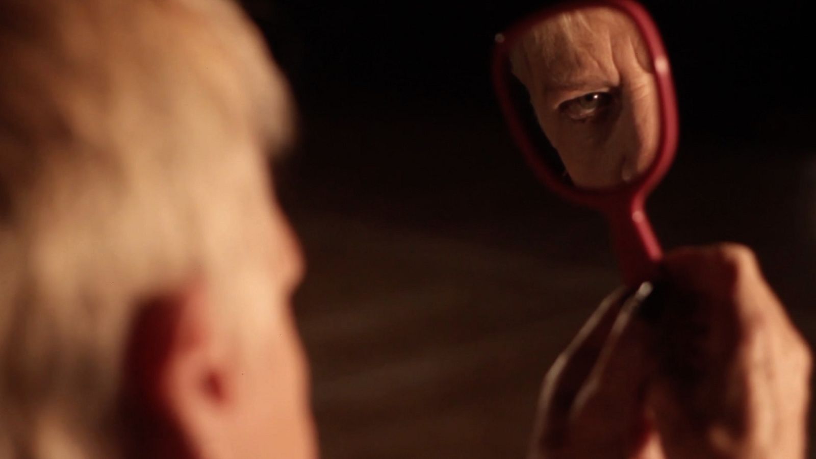 Cámara Abierta 2.0 - Autoras de utopías (Carmela García); escuelas reinventadas en red; y la directora de cine documental, Laura Herrero Garvín, en perfiles destacados de la red   - ver ahora