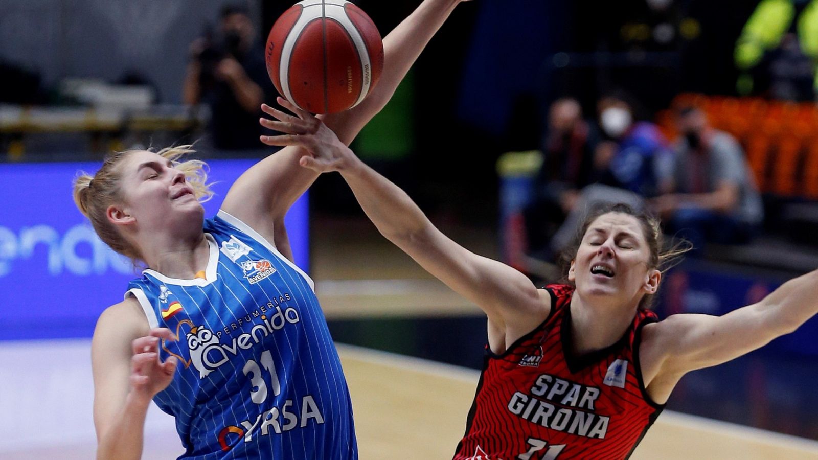 Baloncesto - Copa de la Reina 2021. 1ª semifinal: Spar Girona - Perfumerías Avenida - ver ahora