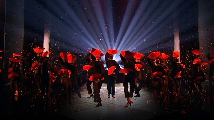 Premios Goya - Abanicos y baile español reciben a Ángela Molina