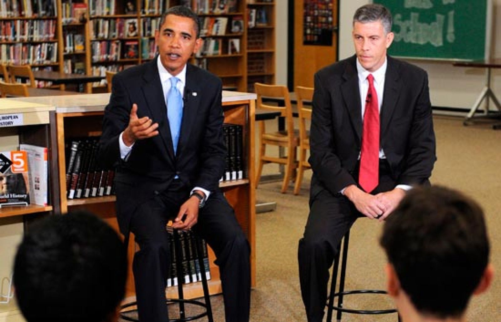 La oposición acusa a Obama de utilizar la escuela para el adoctrinamiento | Ver