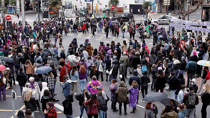 La tarde en 24h - Simón reconoce que pudo ser "imprudente" decir si le recomendaba a su hijo ir al 8M del año pasado