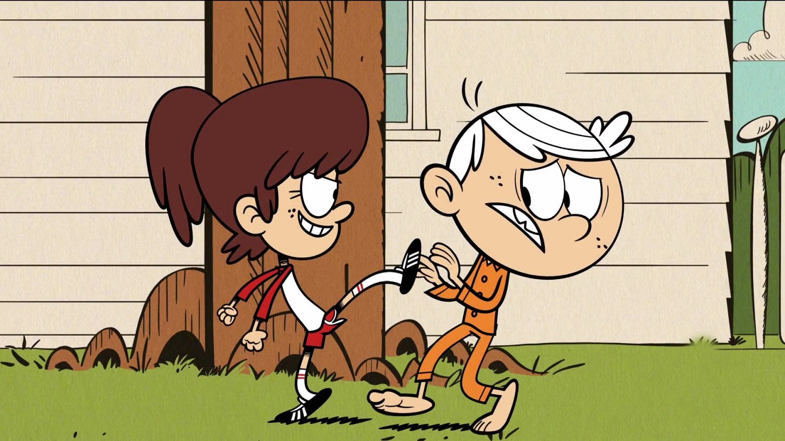 Una casa de locos - El sonido del silencio - Una casa de locos | Ver