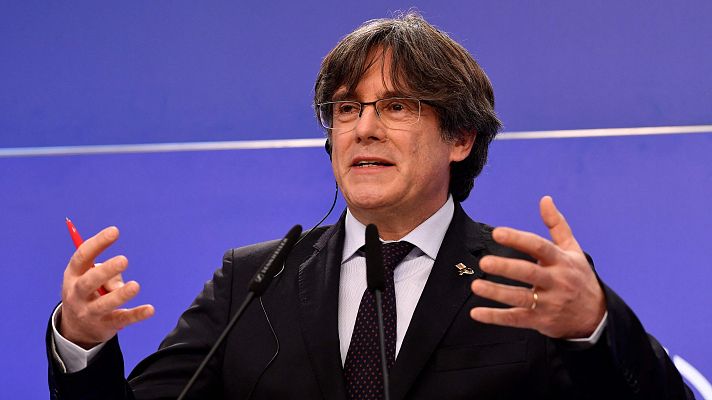 Informativo 24h - Puigdemont denuncia la "falta de coherencia" del PSOE y recuerda que Sánchez prometió "desjudicializar" la política