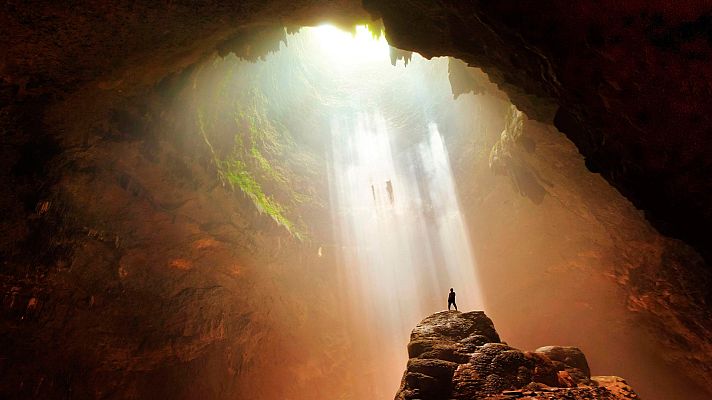 La inmensa tierra - Cuevas