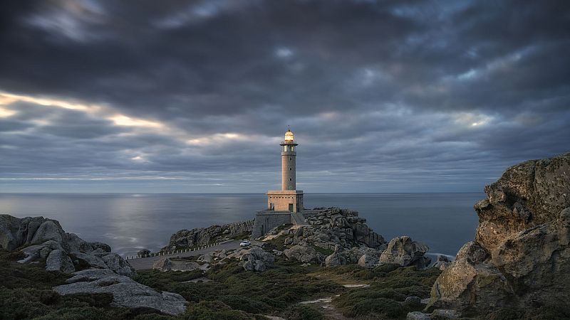 Nuboso o cubierto en la mitad oeste de Galicia, con lluvias débiles - Ver ahora