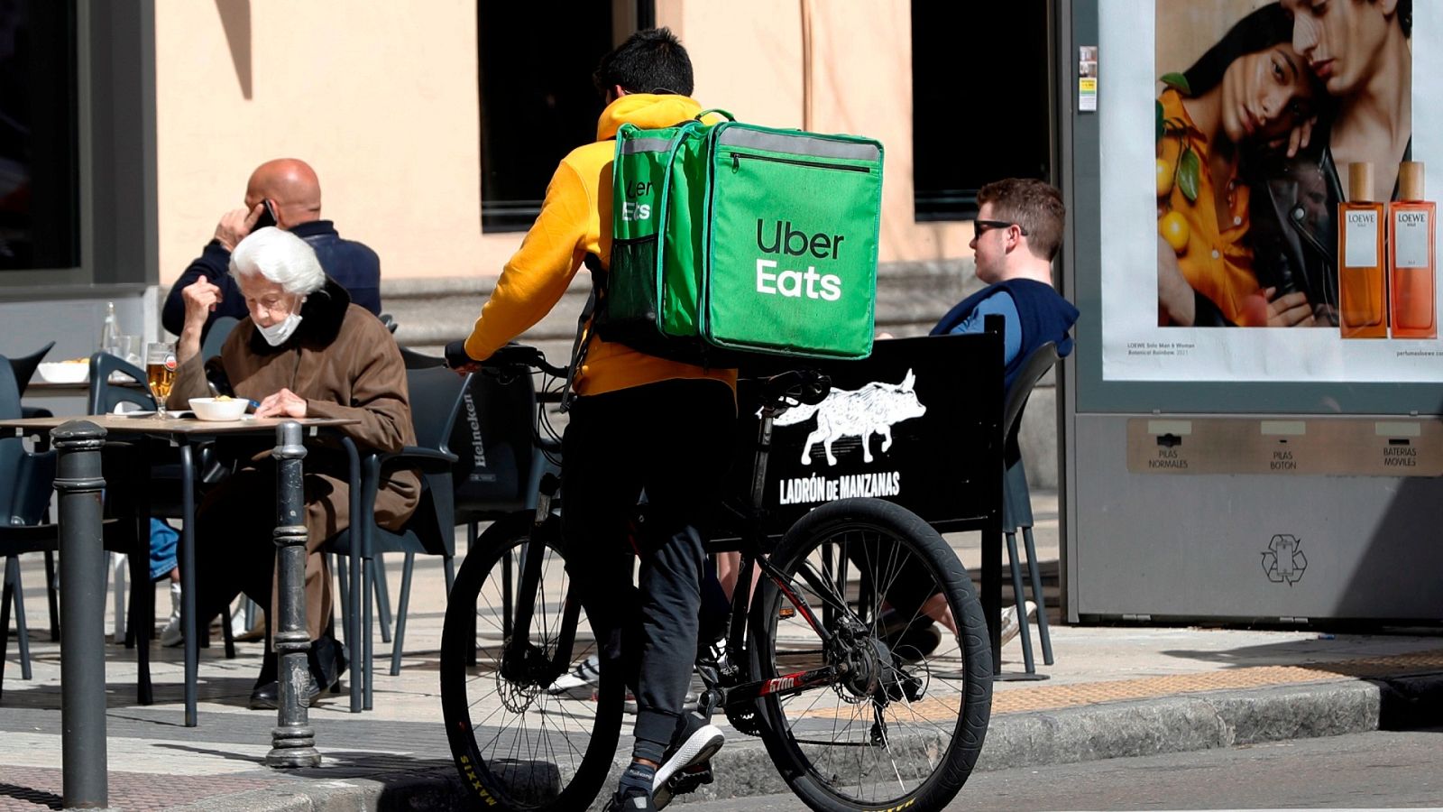 La Ley de los 'riders' dará cobertura a los repartidores que trabajen para plataformas digitales