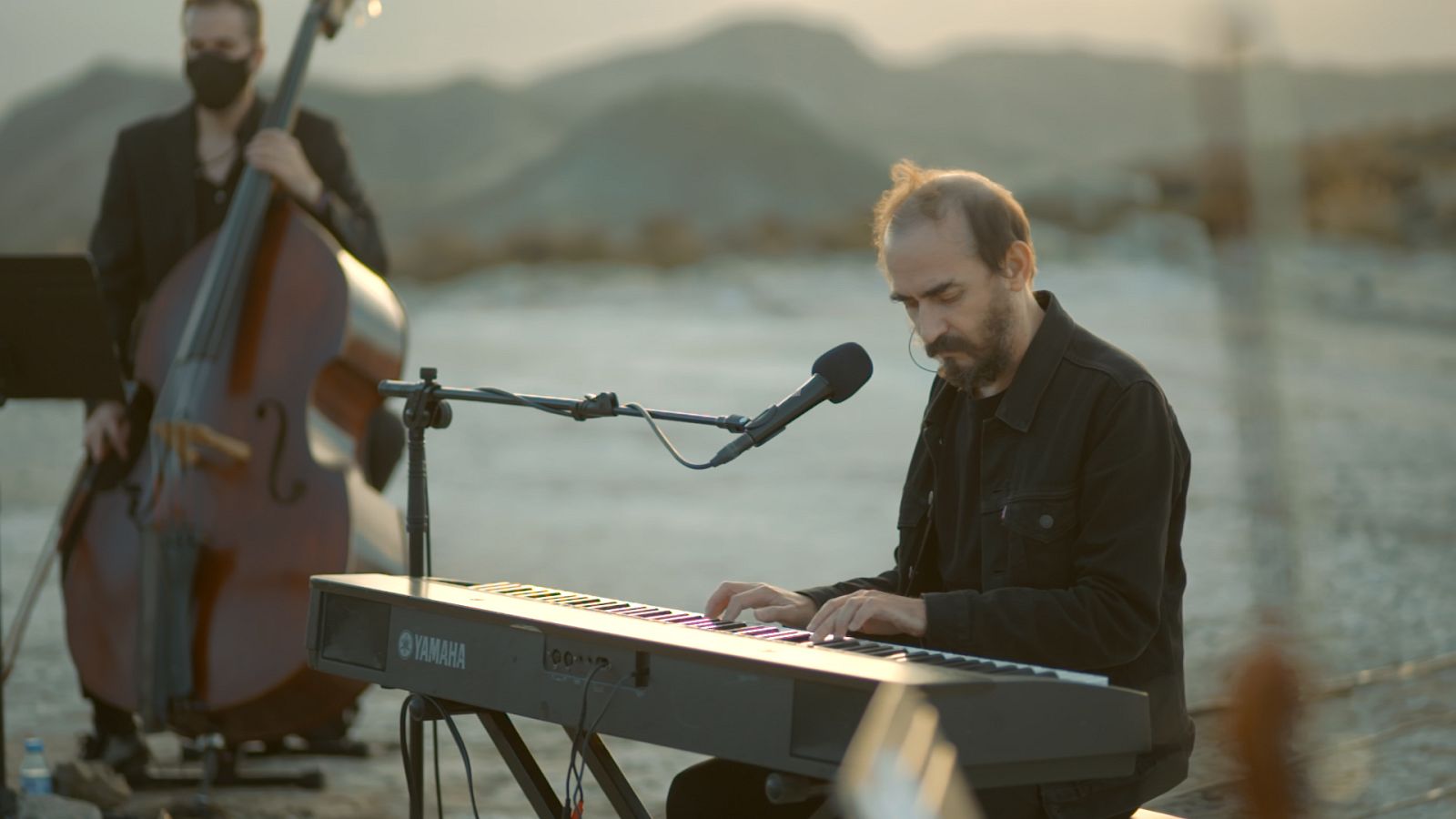 Fino Oyonarte con la Orquesta de Almería "Estos años"