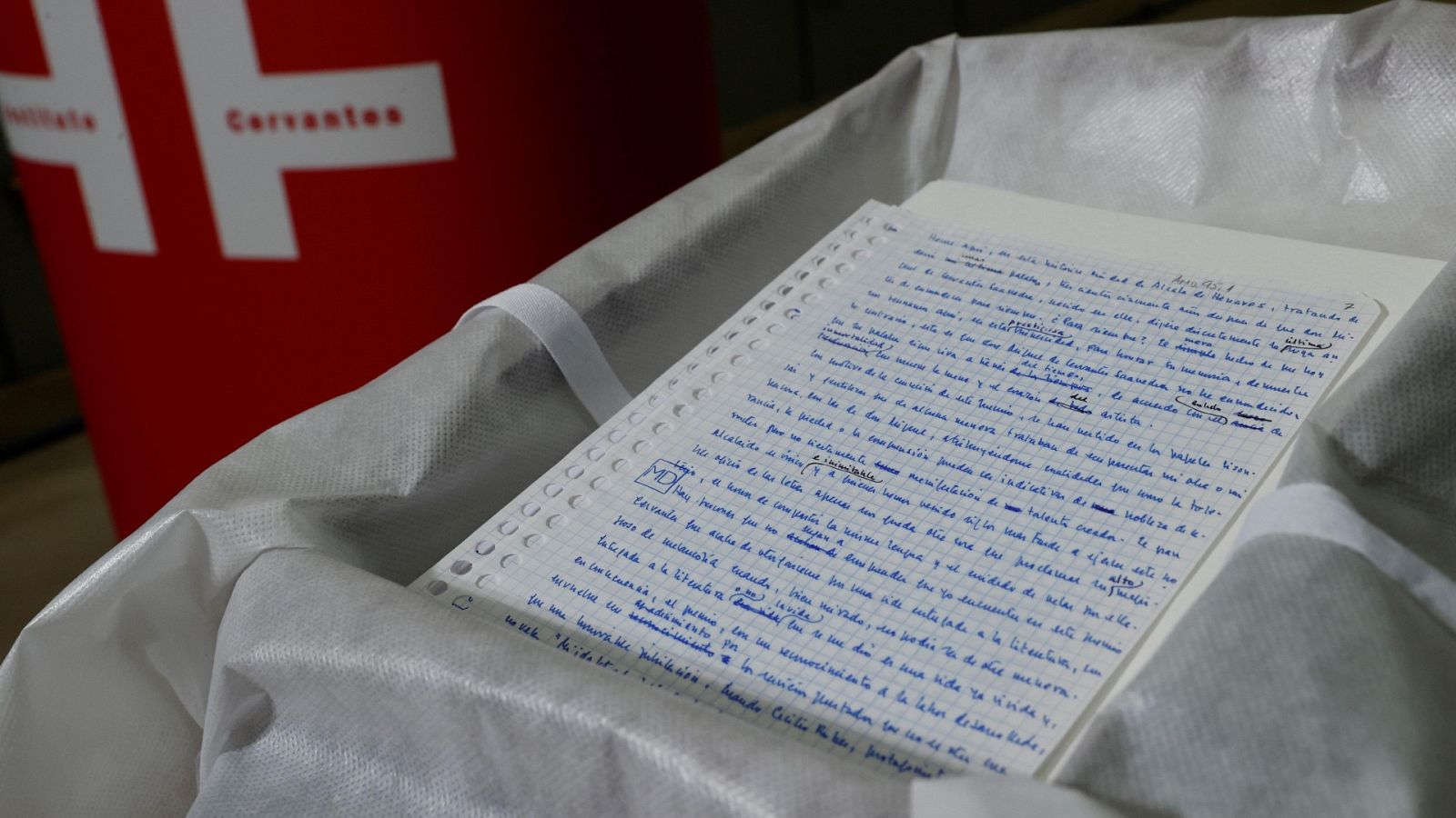 El discurso con el que Delibes aceptó el Premio Cervantes, depositado en la Caja de las Letras