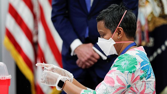 Telediario 1 - La vacunación y la brecha racial en Estados Unidos: más barreras y recelos entre las minorías