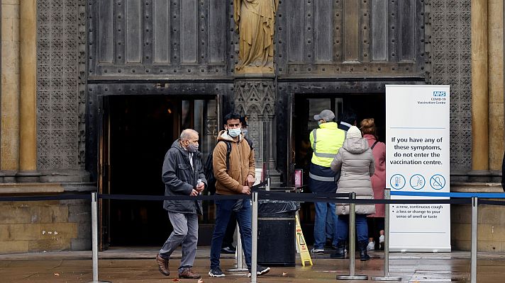 Telediario 1 - Reino Unido mantiene las restricciones a los viajeros hasta mayo