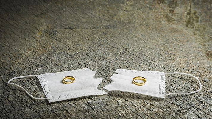 Telediario 1 - Los divorcios caen un 13% en 2020 por la pandemia