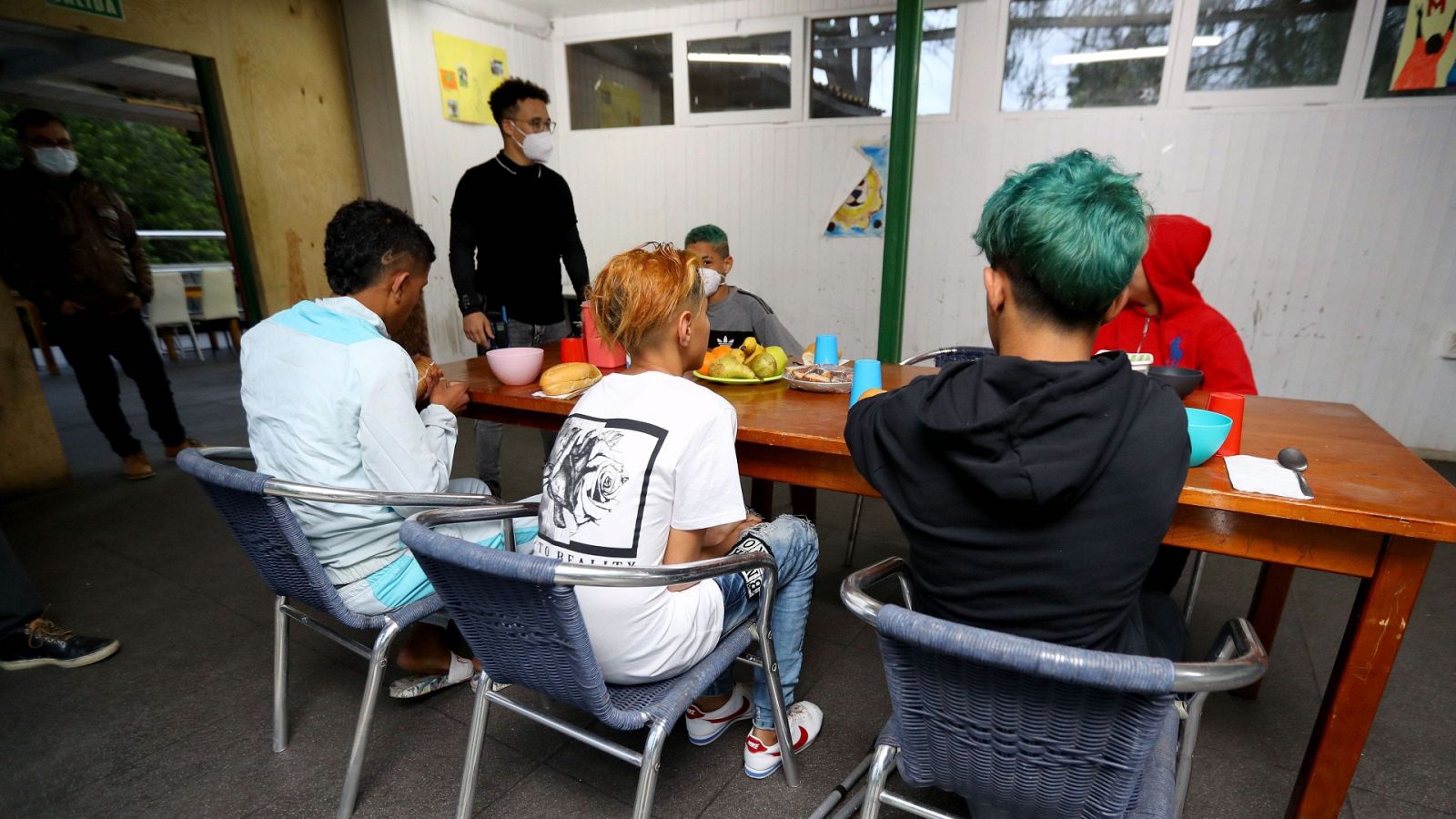 Canarias hace pruebas óseas a los menores que tiene acogidos para determinar su edad