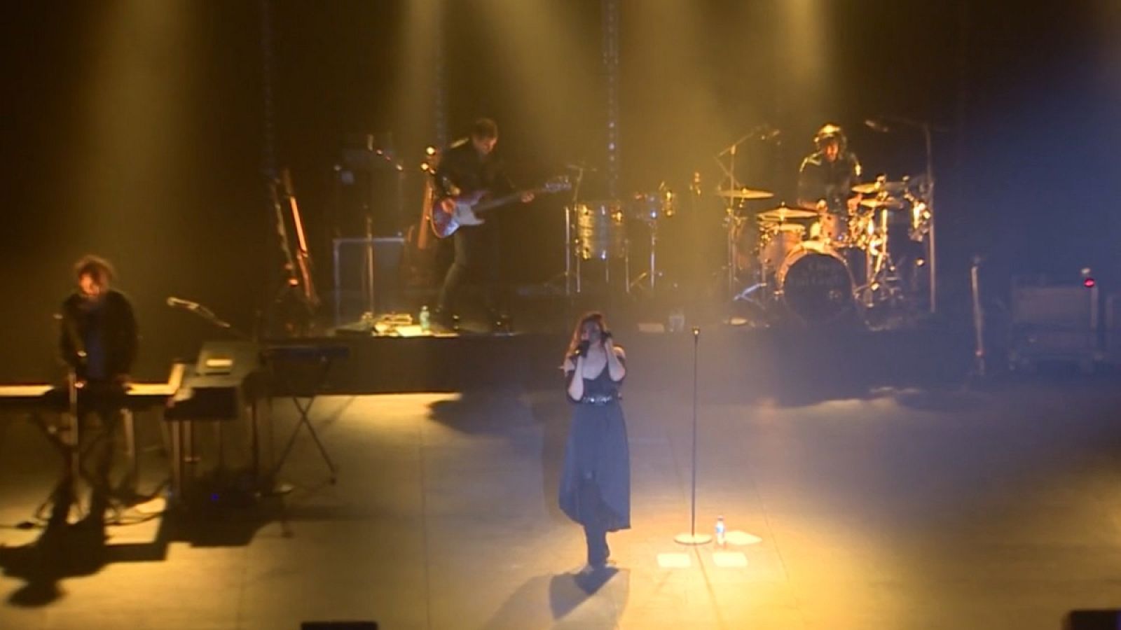 La Oreja de Van Gogh comienza en San Sebastián una gira para presentar su último álbum: 'Un susurro en la tormenta'- RTVE.es | Ver