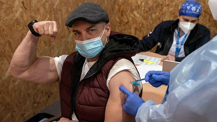 Informativo 24h - Enrique Bassat, epidemiólogo: "Se han administrado 17 millones de dosis de AstraZeneca y los efectos secundarios son muy pocos"