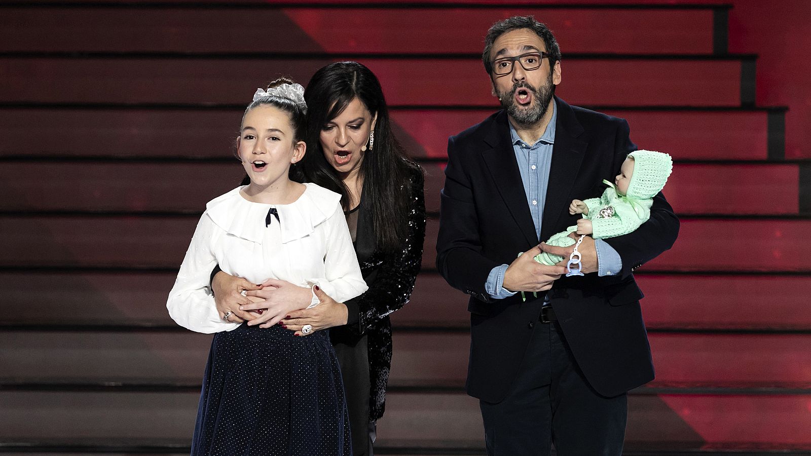 Zapata se lanza junto con Nancy a cantar con la dulce Inés Ananda | Ver