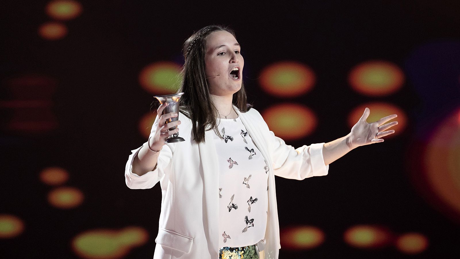 Magníica interpretación de Lola de "La Traviatta" | Ver