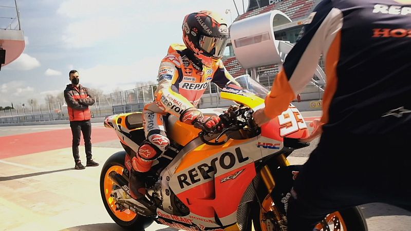 Marc Márquez vuelve a subirse a una moto casi ocho meses después