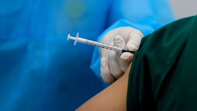 Los pilotos justifican su vacunación contra la COVID-19 en Baréin y Catar