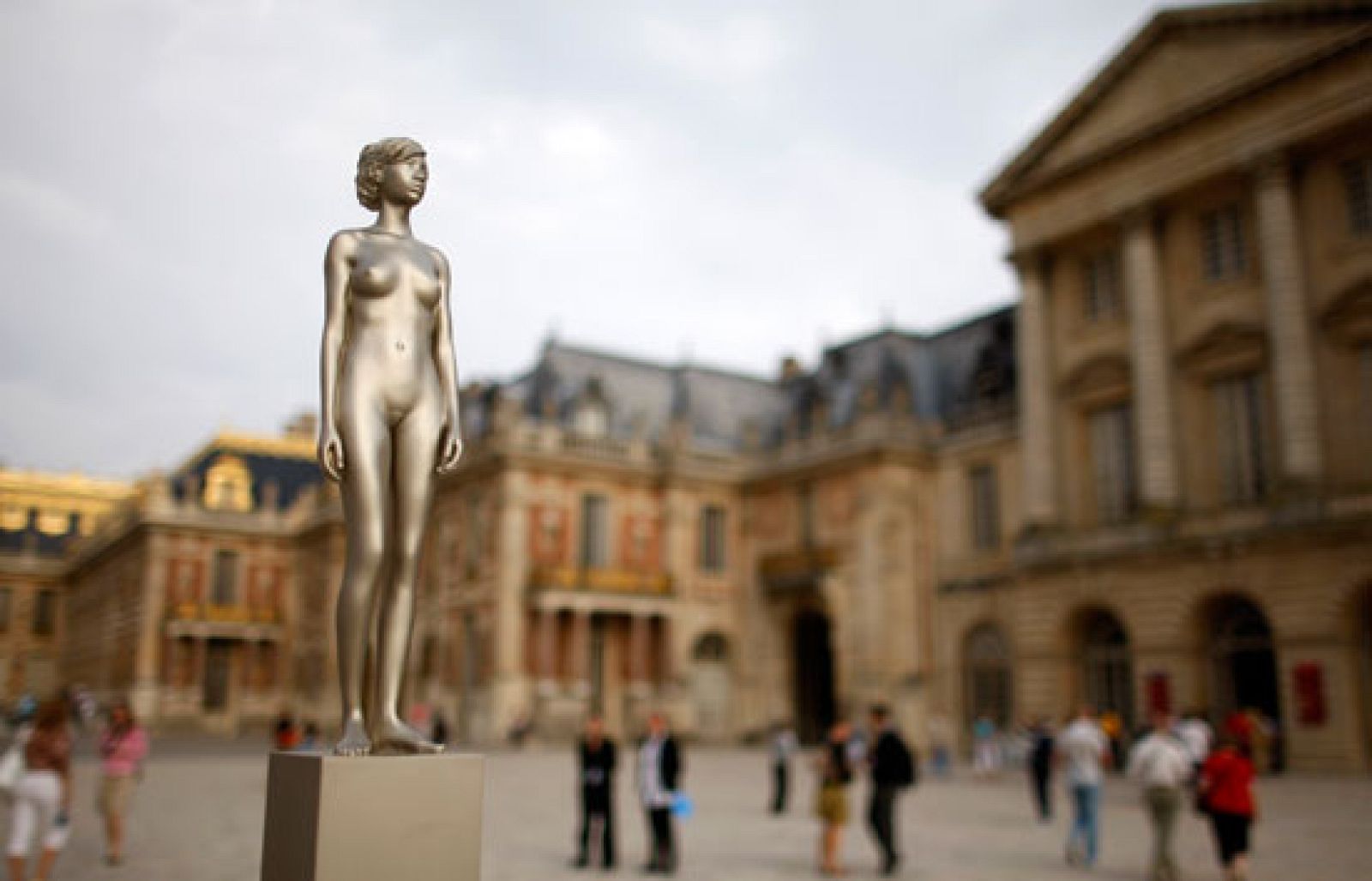 El Palacio de Versalles expone ocho creaciones del escultor francés Xavier Veilhan | Ver